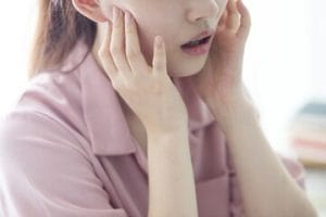 歯ぎしり、食いしばりありますか？